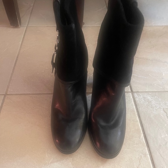 MK  booties - Picture 1 of 2